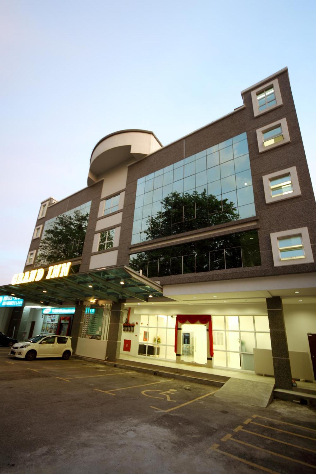 Grand Inn Hotel - Macalister Road Джорджтаун Экстерьер фото