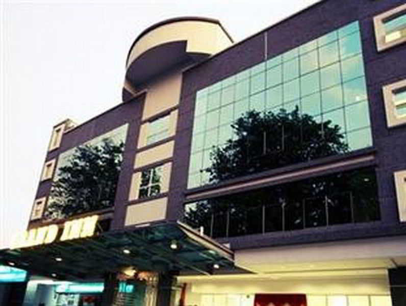 Grand Inn Hotel - Macalister Road Джорджтаун Экстерьер фото
